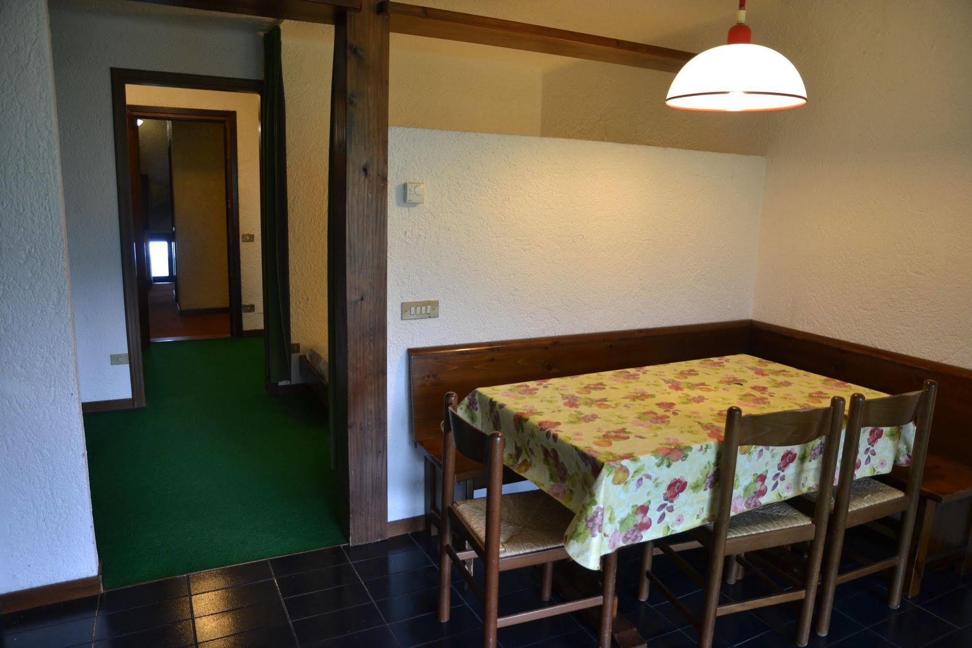 Residence Le Baite Artogne Bagian luar foto