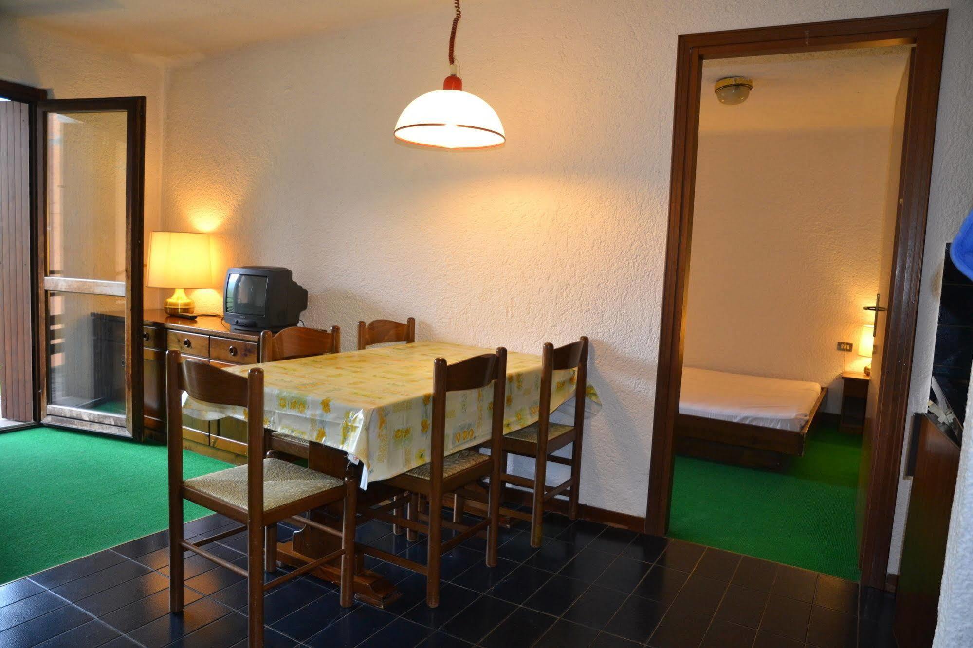 Residence Le Baite Artogne Bagian luar foto