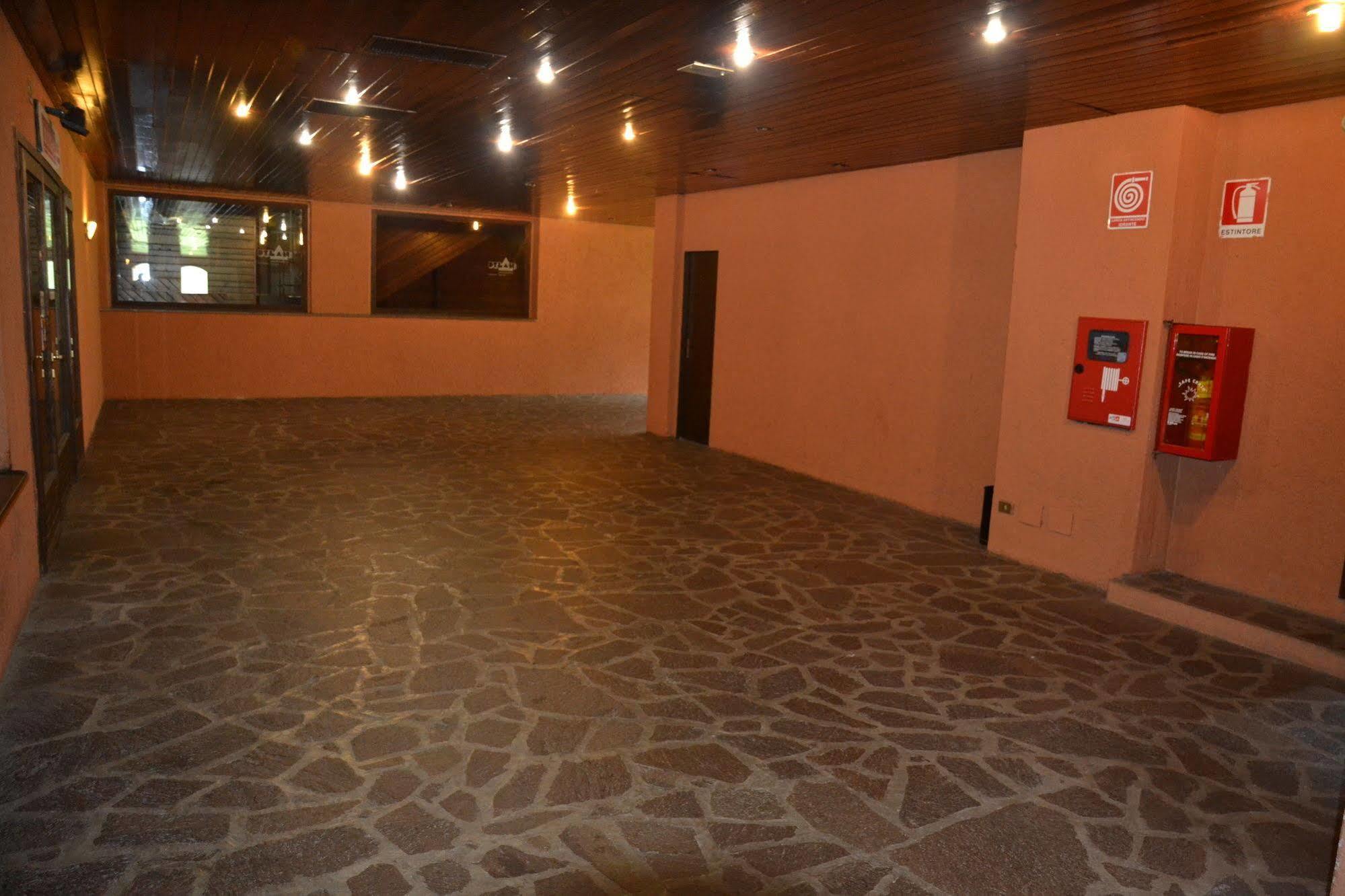 Residence Le Baite Artogne Bagian luar foto