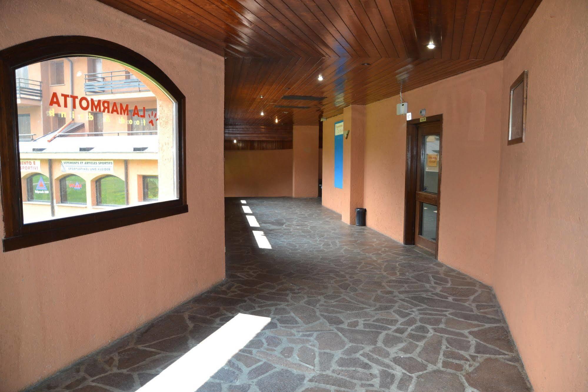 Residence Le Baite Artogne Bagian luar foto